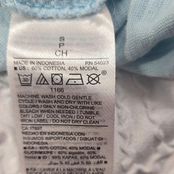 3/$10 Old Navy Light Blue Women's Short Sleeve Tee - Picture 5 of 5